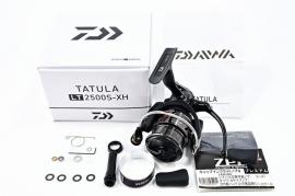 【ダイワ】 18タトゥーラ LT 2500S-XH ZPIフラットノブS & リールスタンド装着 DAIWA TATULA