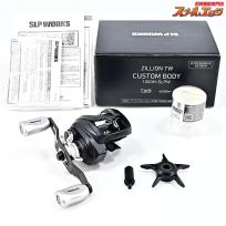 【ダイワxSLPワークス】 ジリオン TW カスタムボディ 1000H-SLPW SLPW MAG-Z ブーストスプール 1000S G1 シルバー&SLPW MCスタードラグ シルバー&SLPW 23RCSB100 カーボンクランクハンドル&SLPW Iコルクノブ メタリックシルバー&ゼロアジャスターセット装着 DAIWAxSLPWORK ZILLION CUSTOM BODY