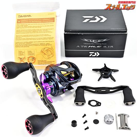 【ダイワ】 21スティーズ A TW HLC 8.1R SLPW MCスタードラグパープル&KDWオフセットクラッチ ディープパープル&ゴメクサス カーボンクランクカスタムハンドル 105mm TPEハンドルノブ&カラーパーツ装着 DAIWA STEEZ