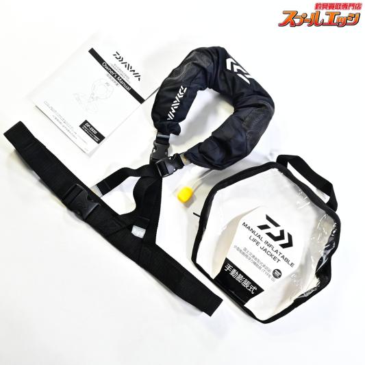 【ダイワ】 ショートライフジャケット DF-2520 ネックタイプ手動膨脹式 ブラック 桜マーク有 2025年2月製造分 DAIWA LIFE Jacket K_060